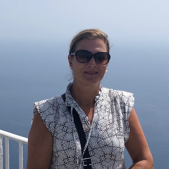 Meet your Posher, Sibyl - Picture 1 of 1